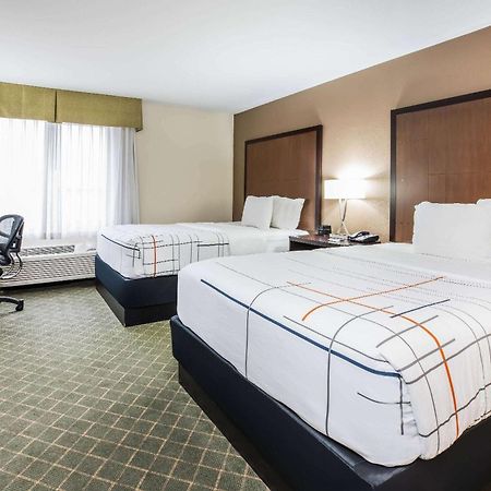 Отель La Quinta By Wyndham Portland Airport Экстерьер фото
