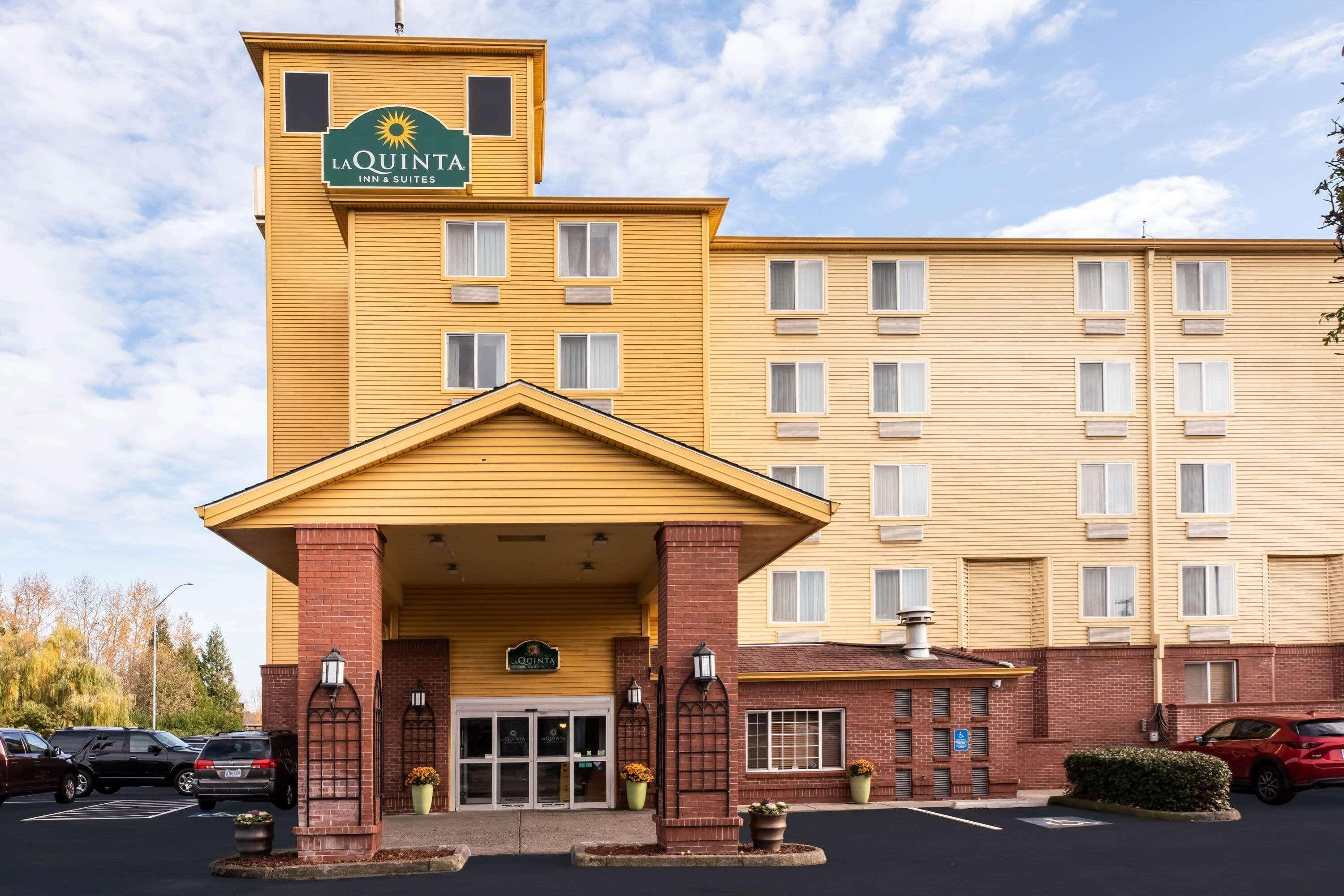 Отель La Quinta By Wyndham Portland Airport Экстерьер фото