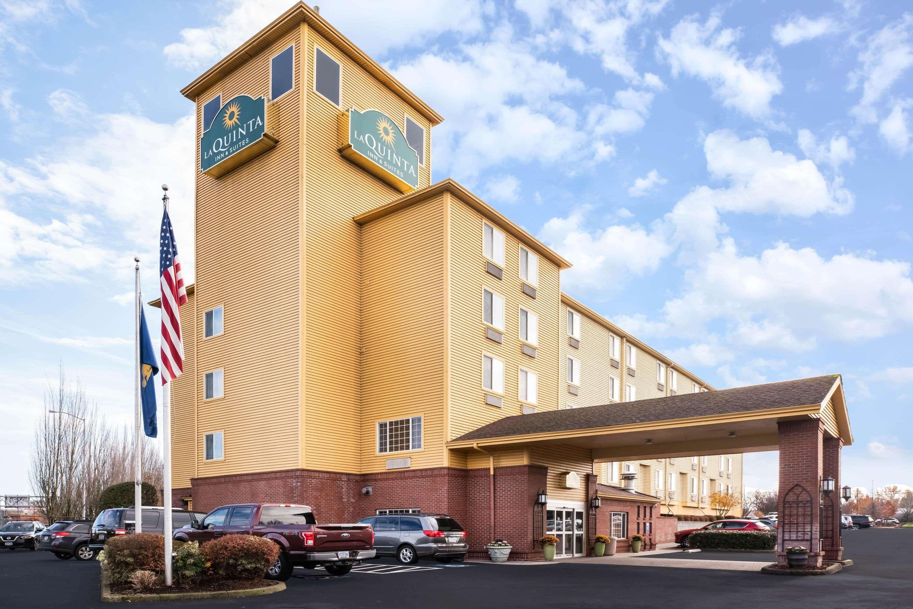 Отель La Quinta By Wyndham Portland Airport Экстерьер фото